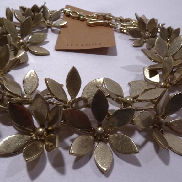 Neiman Marcus Lee Angel Antique Brass Plated Metals Flower Link Necklace NWT 495 - Picture 7 of 8